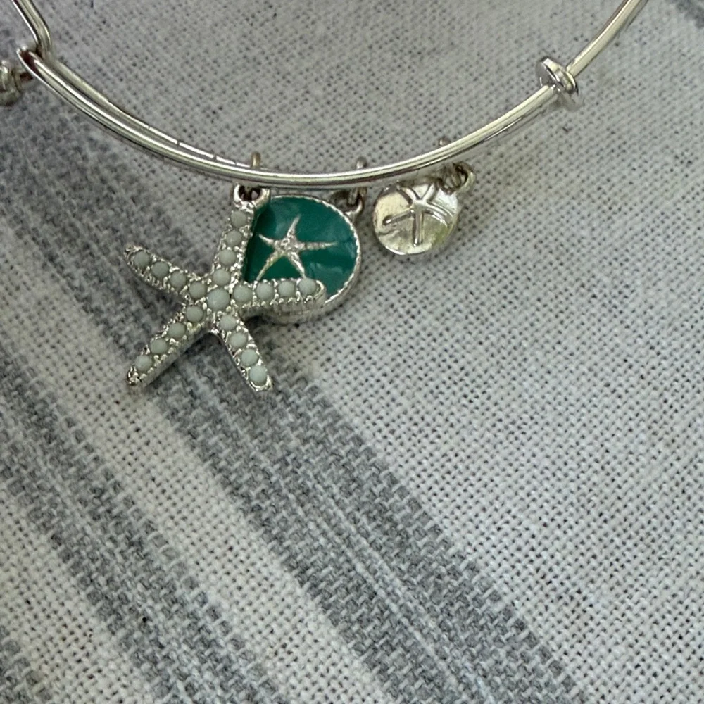 Silver Tone Starfish Charm Bangle Bracelet with Teal Disc